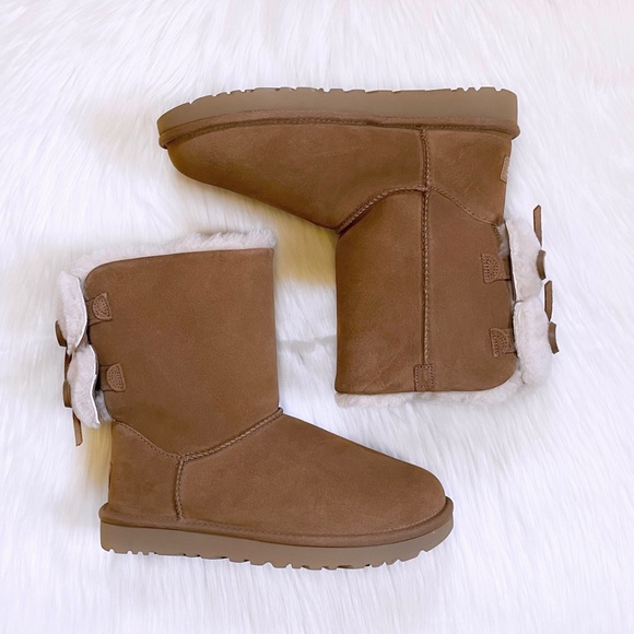 UGG Women’s Classic Double Bow Short Chestnut Boots - Picture 6 of 8